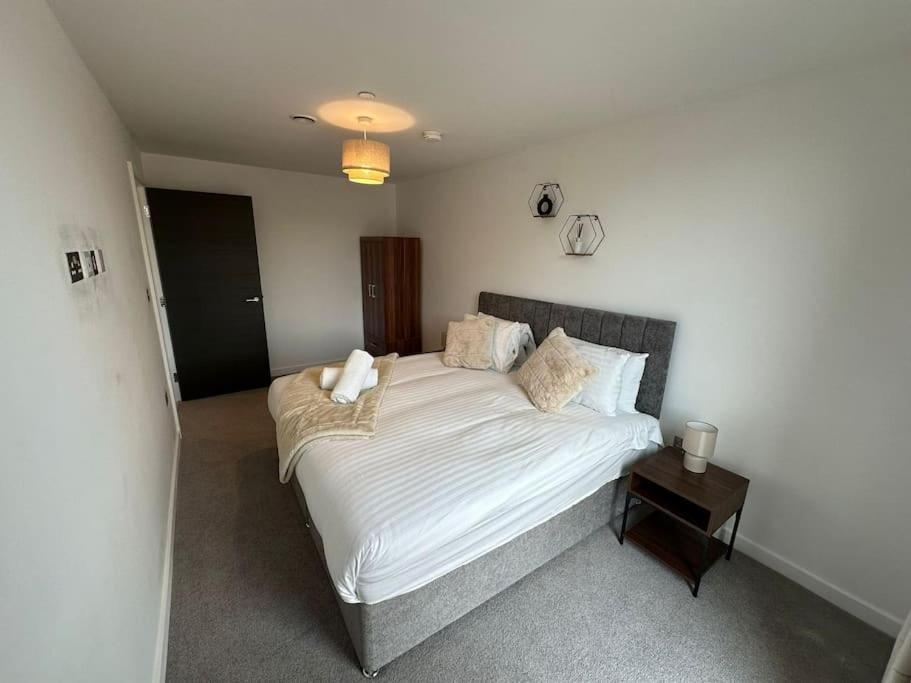 Stylish Central York Apartment Free Parking & Gym Extérieur photo