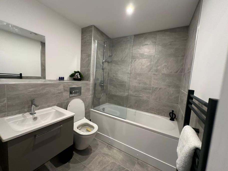 Stylish Central York Apartment Free Parking & Gym Extérieur photo