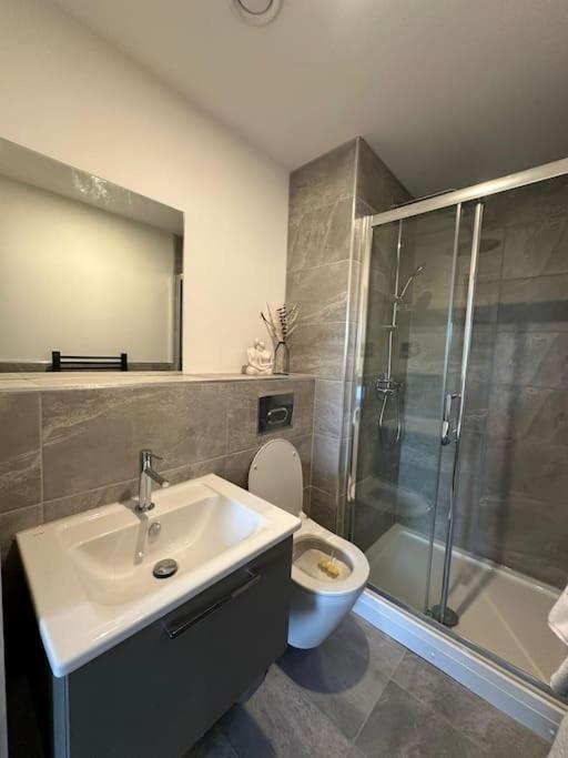 Stylish Central York Apartment Free Parking & Gym Extérieur photo